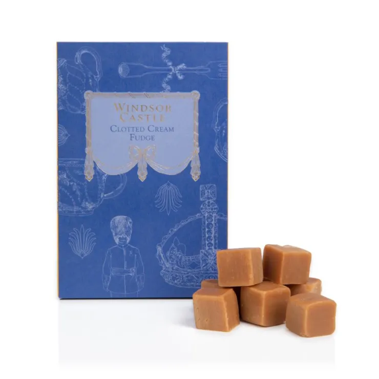 Royal Fudge Box*Royal Collection Shop Hot